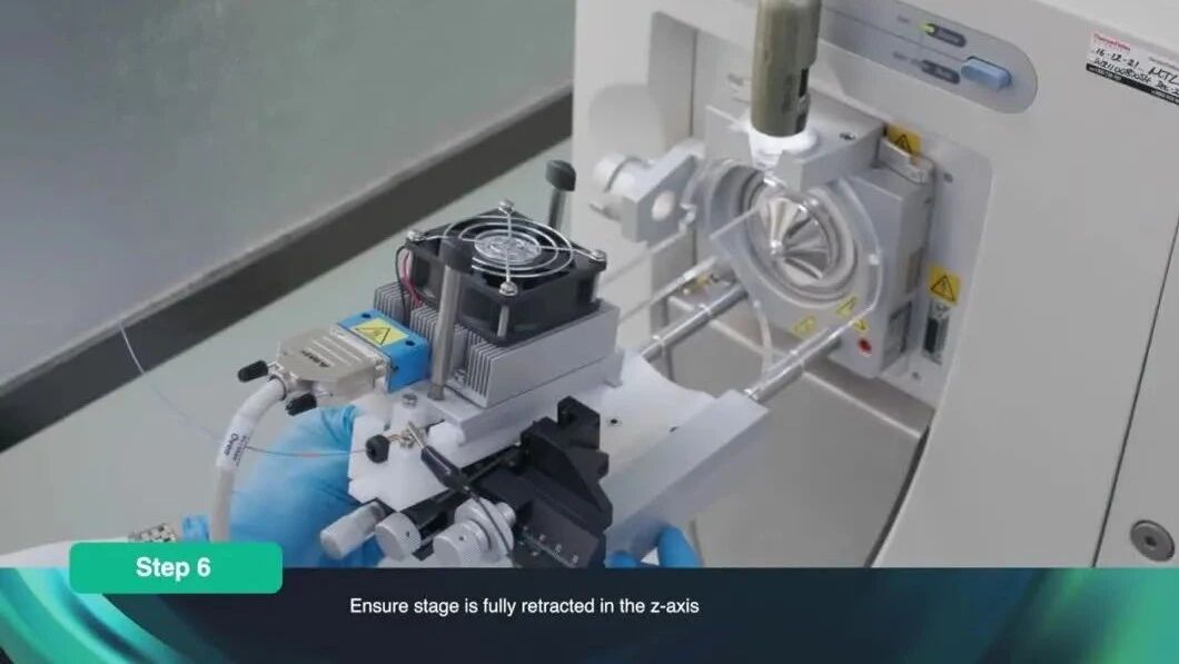 NanoSpray源连接